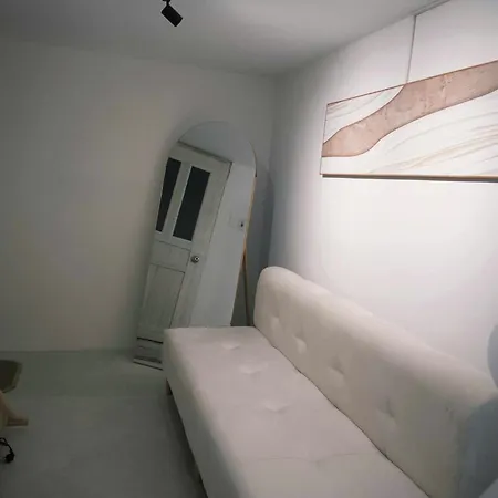 Old Quarter Homestay 302-Private Bathroom-Railway